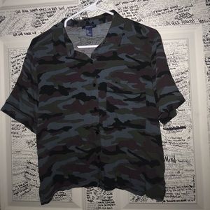 Camo button up crop top never worn